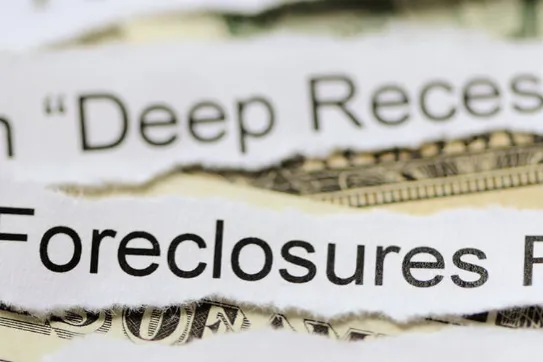 us_in_deep_recession_foreclosures_rise.png